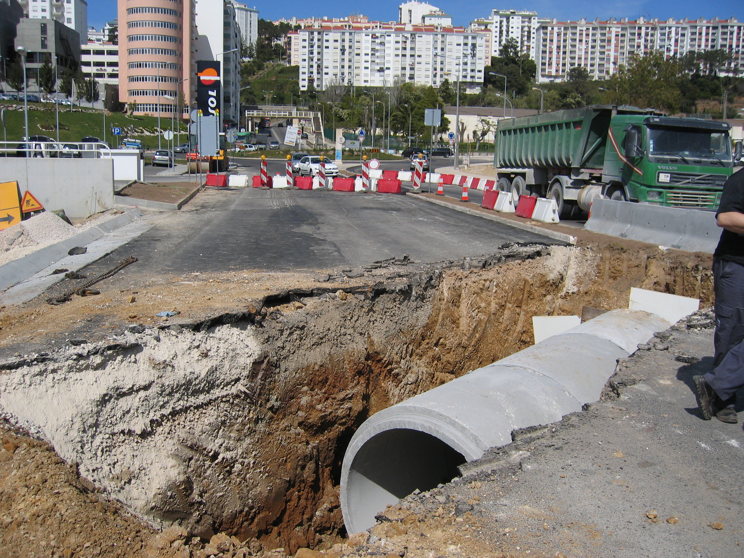 Obras de Beneficiação de Arruamentos e Coletores (Rio de Mouro, Algueirão Mem-Martins, Pêro Pinheiro)